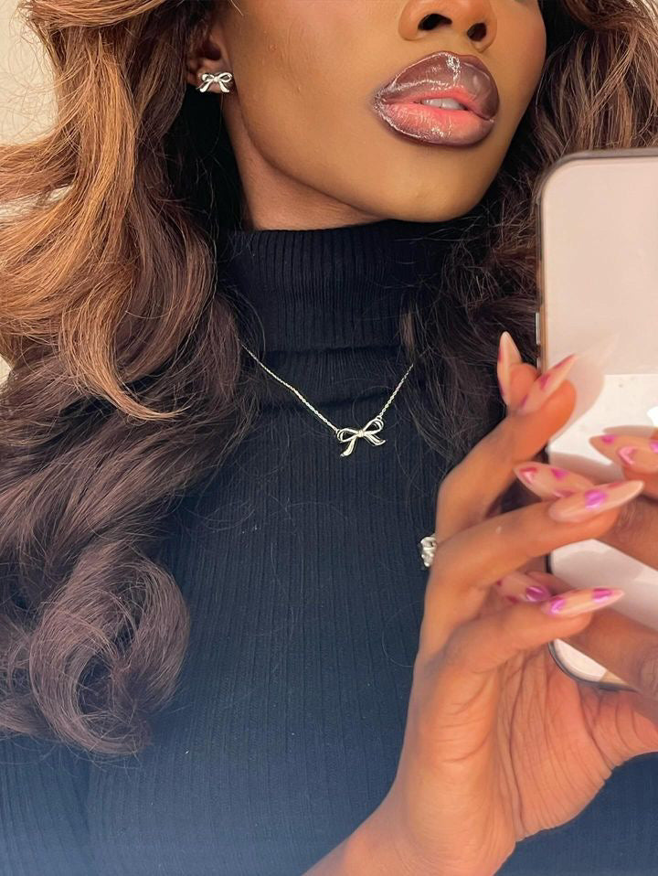 Bow Necklace Silver
