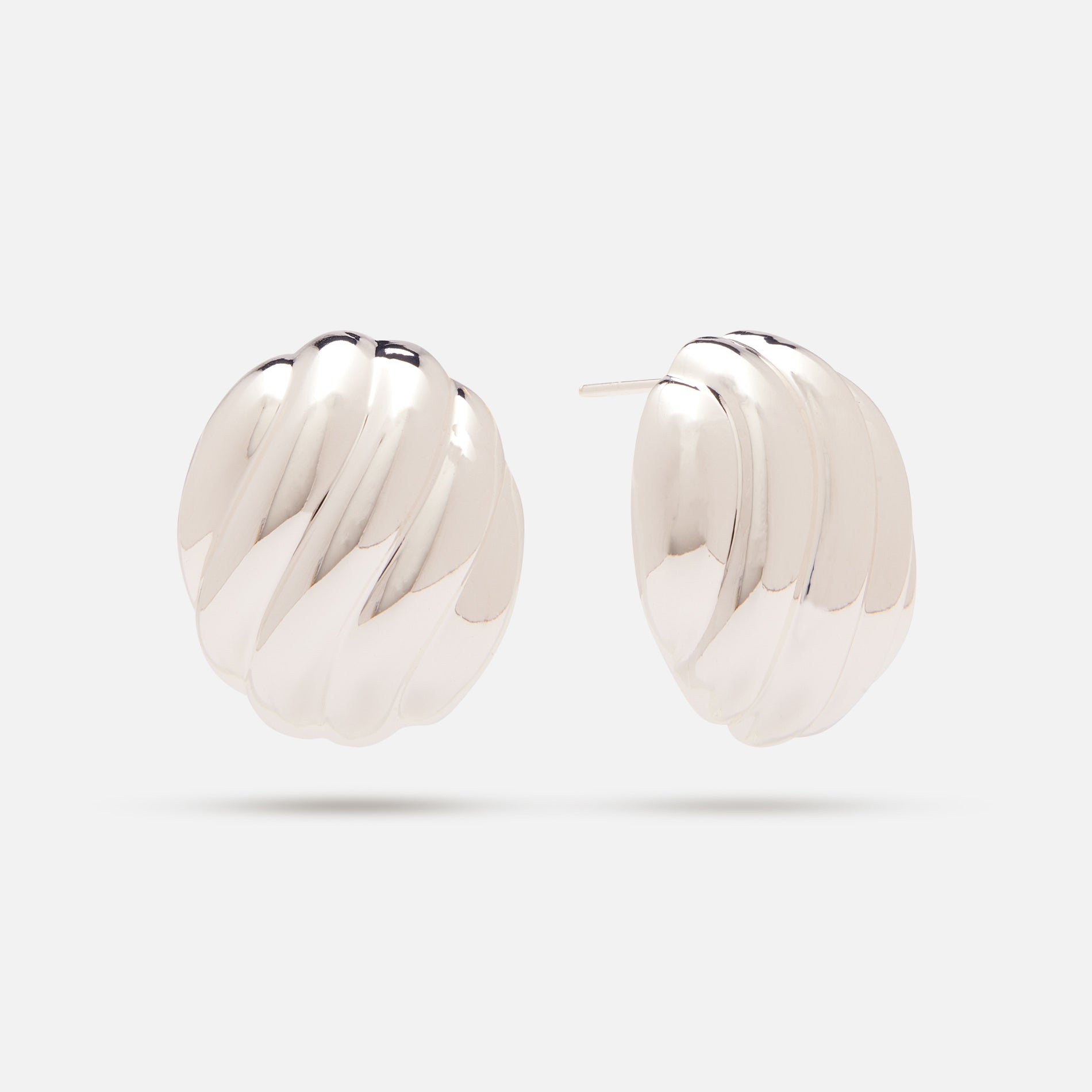 Oval_Ribbed_Statement_Earring_Silver 3