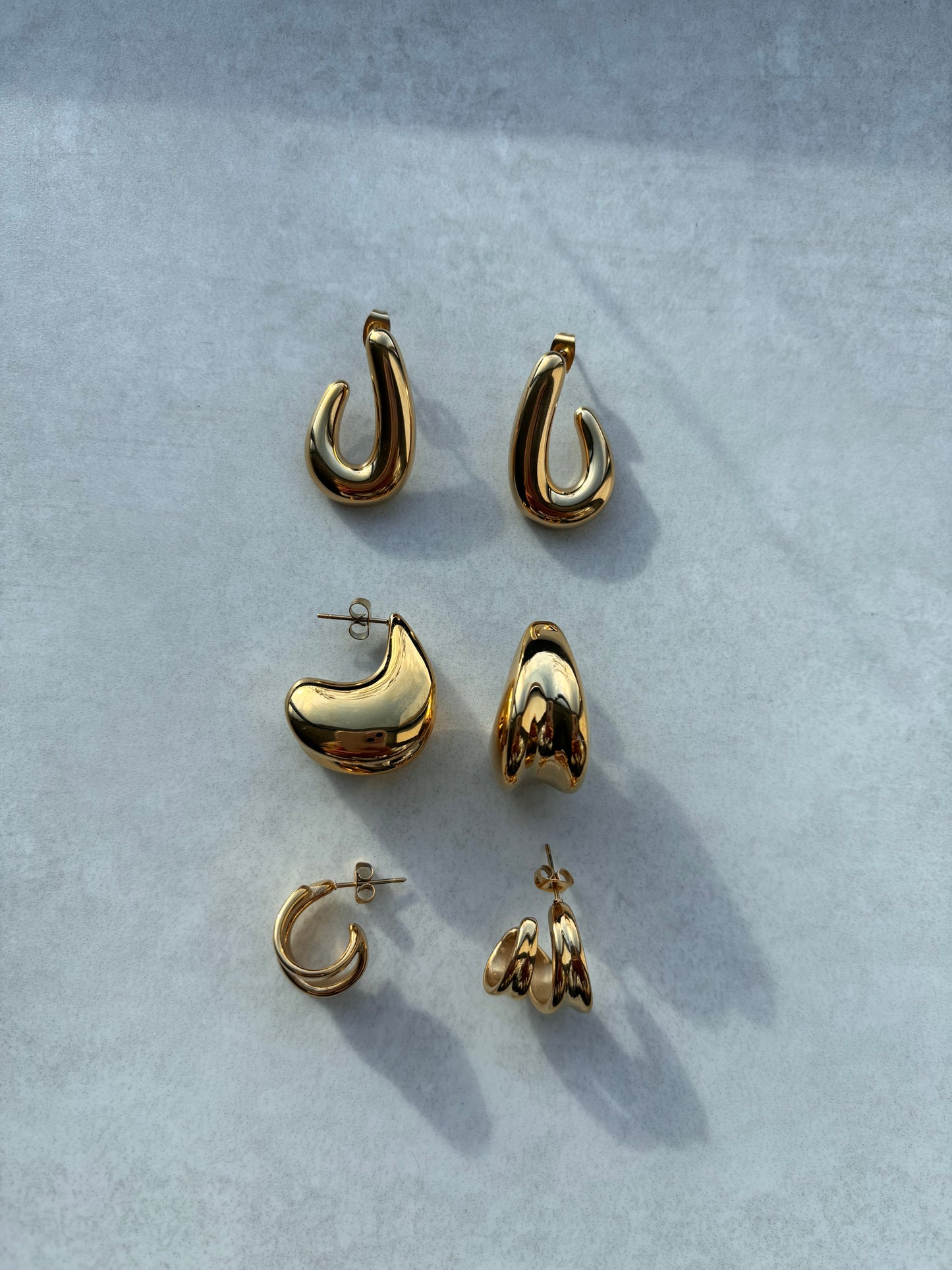 Gold Irregular Hoop – CROÍA Jewellery